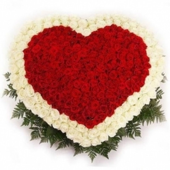 Букеты из роз Композиция Сердце из 251 розы
